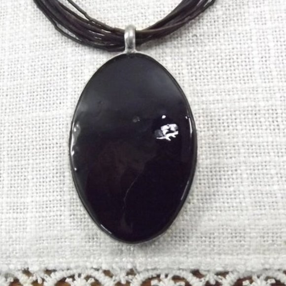 Vintage Black Glass Pendant Necklace - Picture 3 of 8